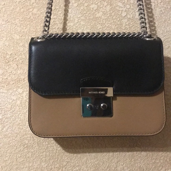 Michael Kors Handbags - Michael Kors chain color block crossbody bag